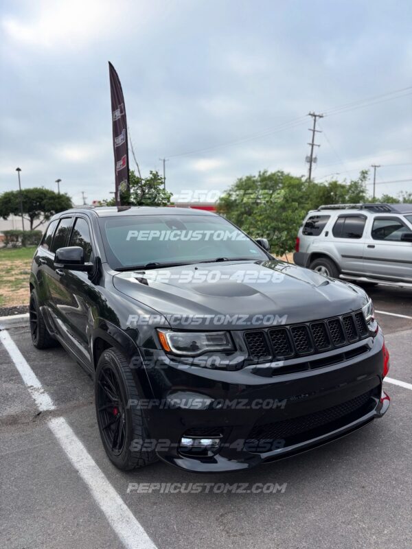 Jeep Grand Cherokee 2014 + Trackhawk style Srt front bumper *WE DO NOT OFFER SHIPPING FOR BUMPERS/HOODS; LOCAL PICKUP ONLY*