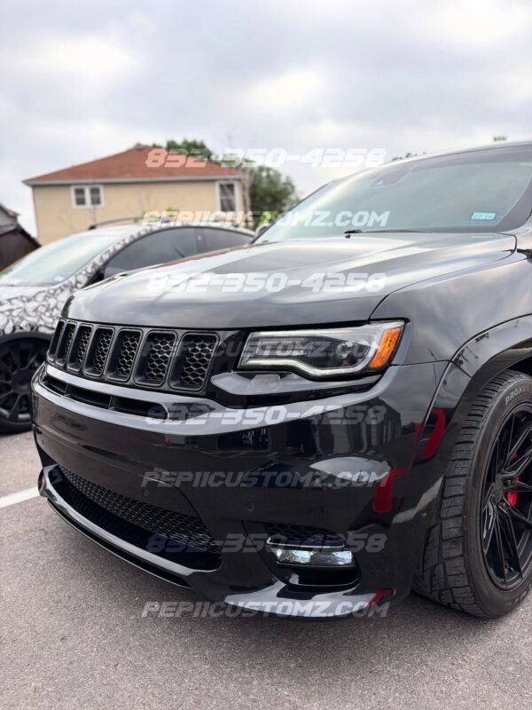 Jeep Grand Cherokee 2014 + Trackhawk style Srt front bumper *WE DO NOT OFFER SHIPPING FOR BUMPERS/HOODS; LOCAL PICKUP ONLY* - Image 4