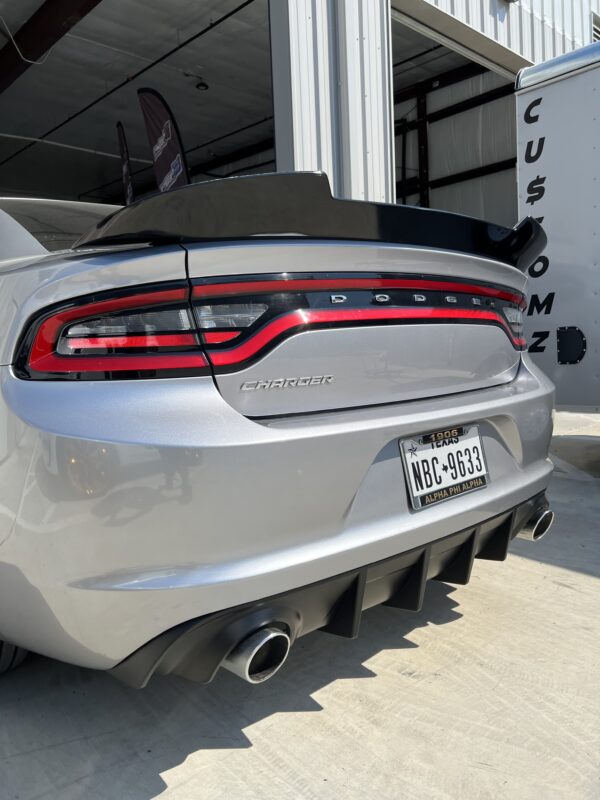 charger 2015 + FITS BUMPER WITHOUT VENTS older rt/se/sxt/ralleye ROUND tip conversion diffuser - Image 3