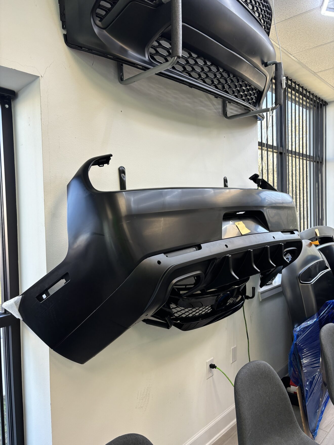 Challenger rear bumper with diffuser *WE DO NOT OFFER SHIPPING FOR ...